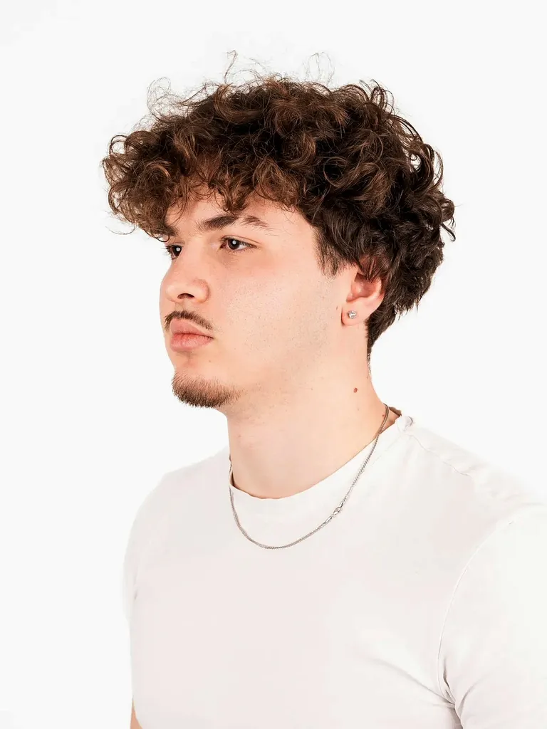 Tamás